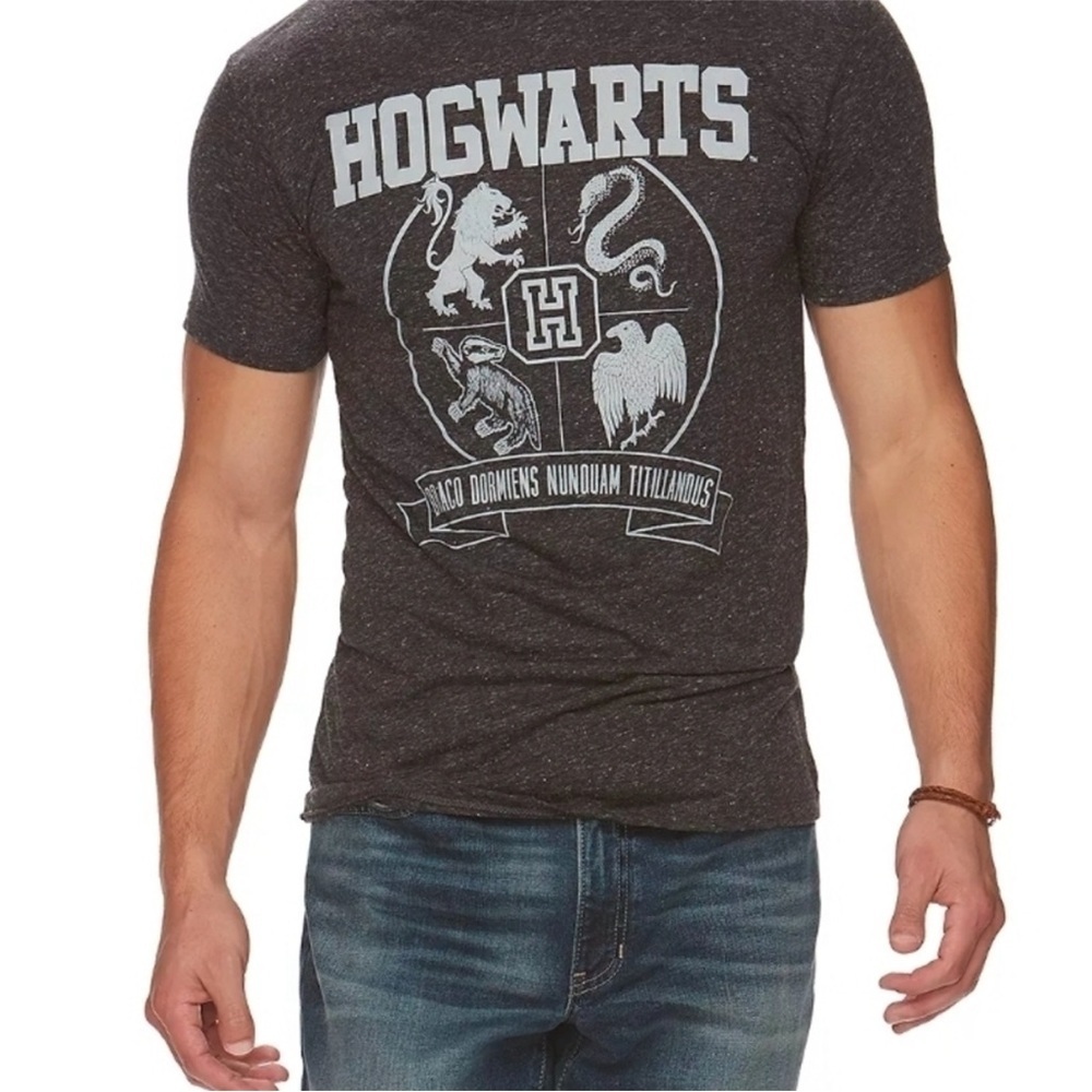 NEW! Harry Potter Hogwarts Crest Graphic T-Shirt Charcoal 2XL